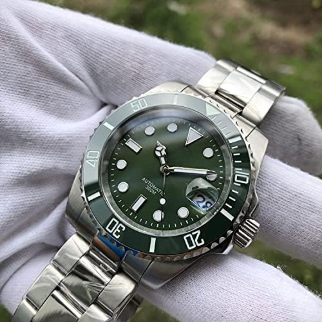 Hulk Oyster-Style Bracelet