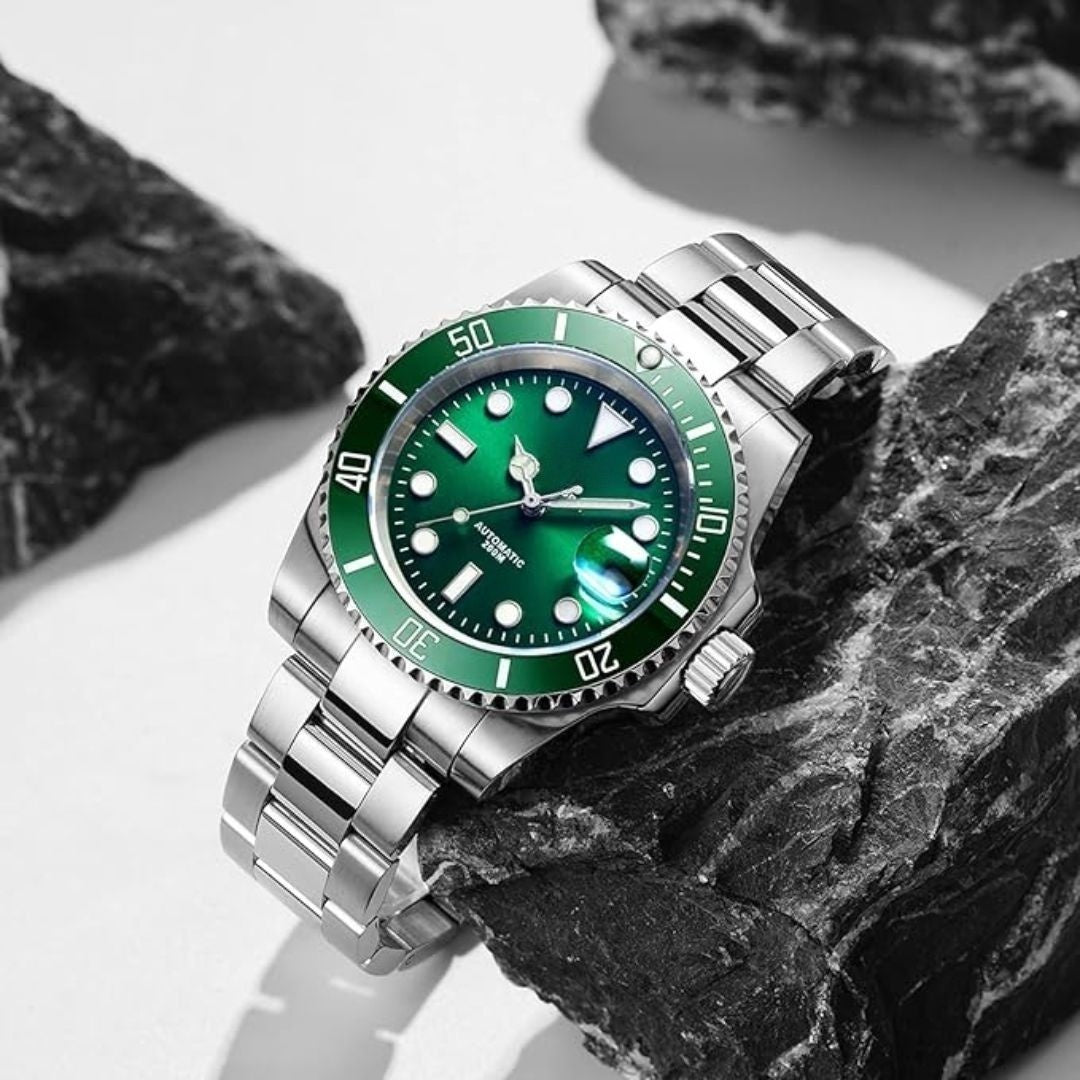 Hulk Oyster-Style Bracelet